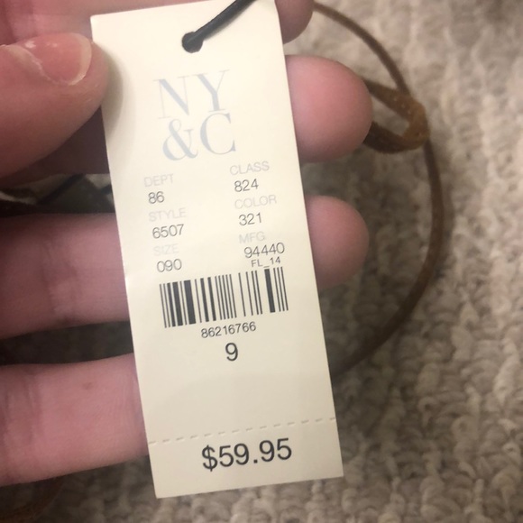 NWT suede heels - Picture 5 of 5